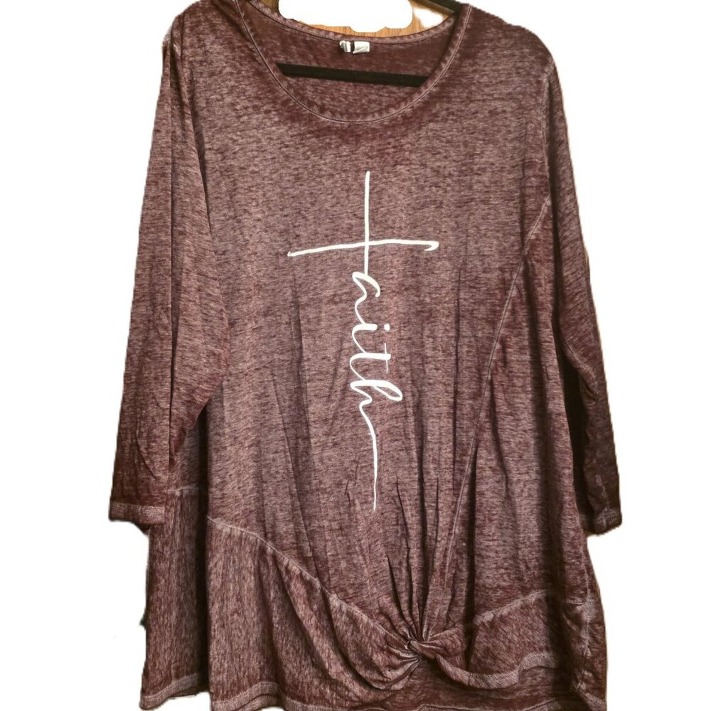 EST. 1946 WOMENS PLUS 22/24 FAITH 3/4 SLEEVE TOP SHIRT BURGUNDY